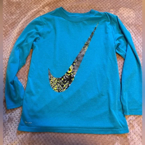 Boys Medium Nike Bundle - Picture 2 of 8